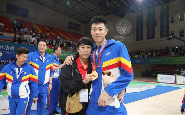 绿巨人污免费下载